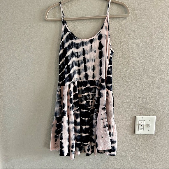 Women’s Ginger G Pink & Black Tie Dye Dress. Size Medium - Picture 4 of 5